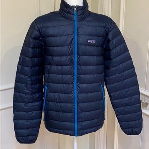 Patagonia Men’s sz Small, navy blue down jacket